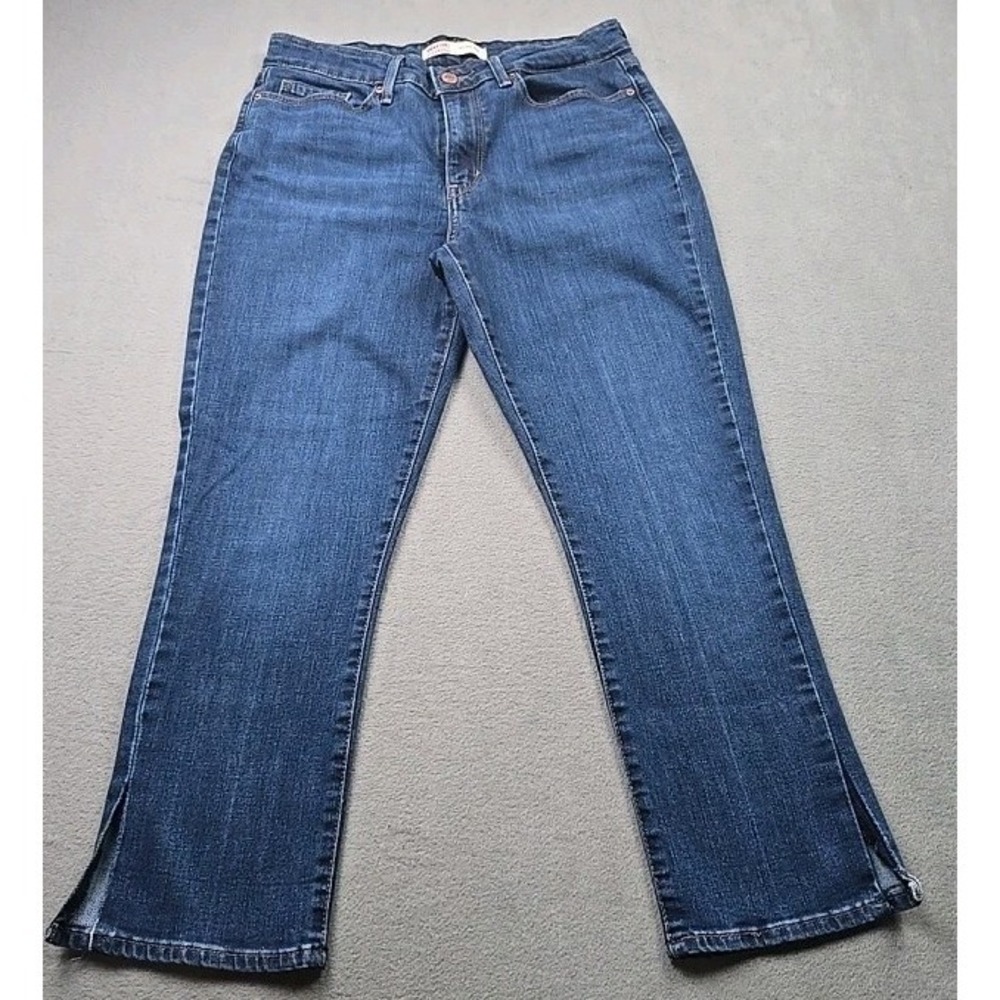 Signature by Levi Strauss Mid Rise Capri Jeans Women's Size 6 Stretch